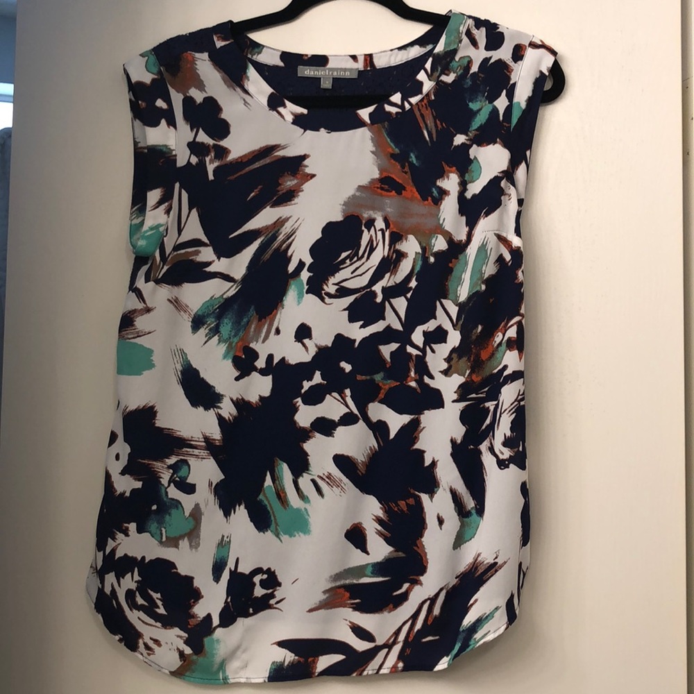 Daniel Rainn short sleeve blouse
